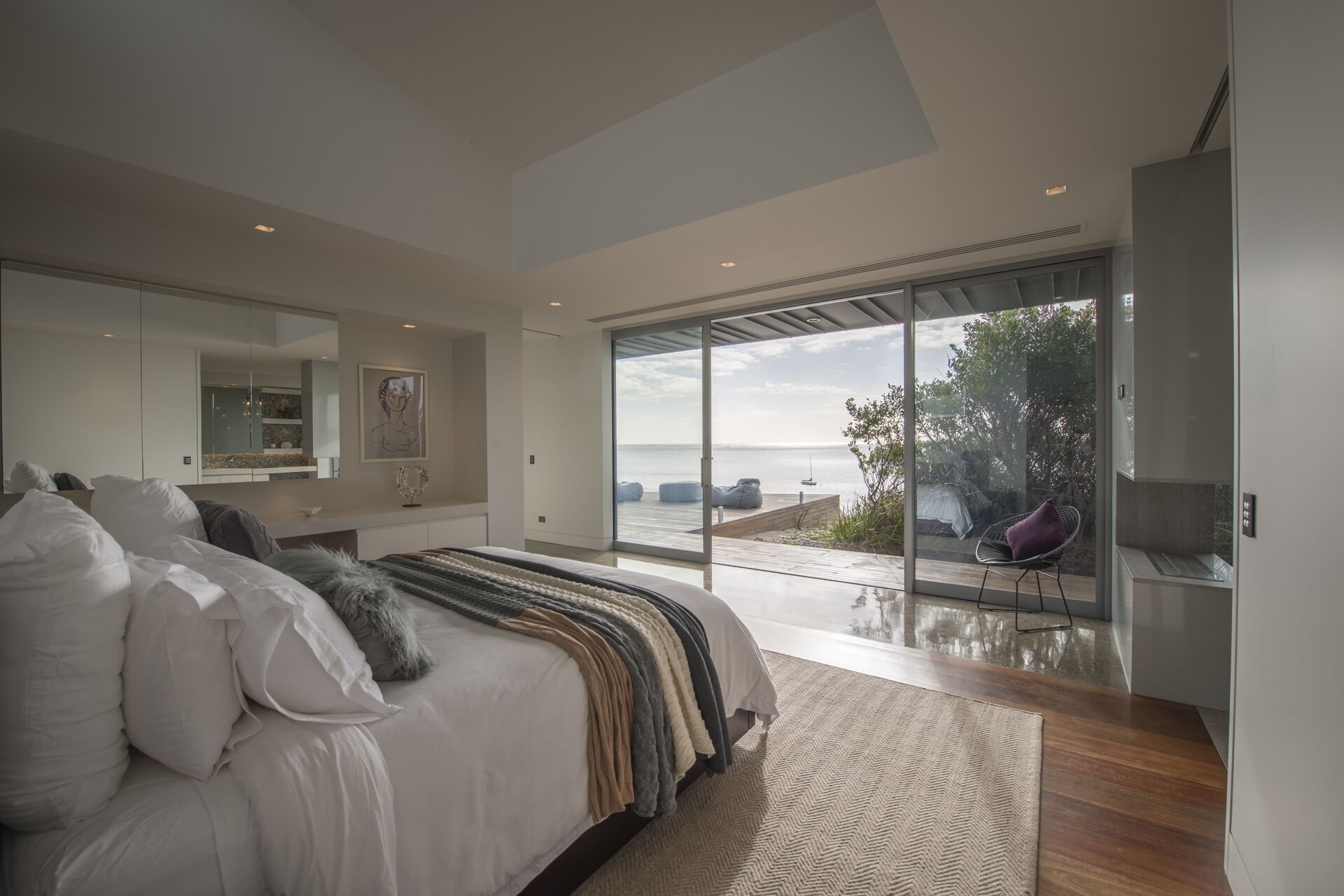 The Low Head Beach House — image 20