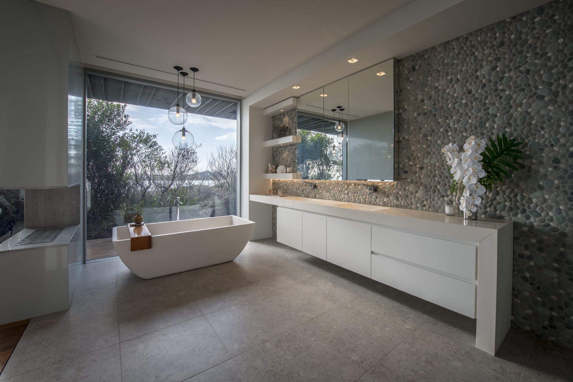 The Low Head Beach House — image 6