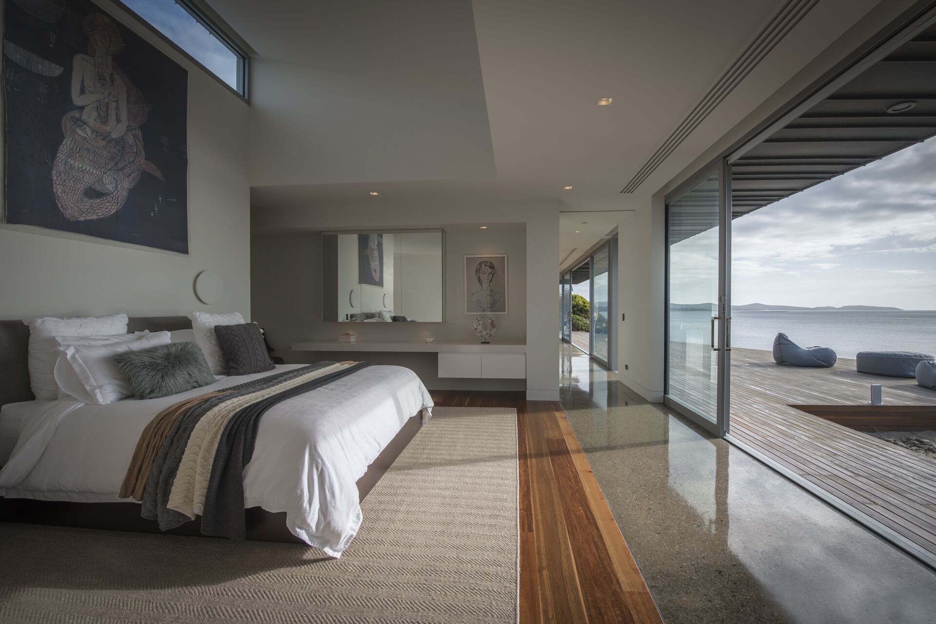 The Low Head Beach House — image 14