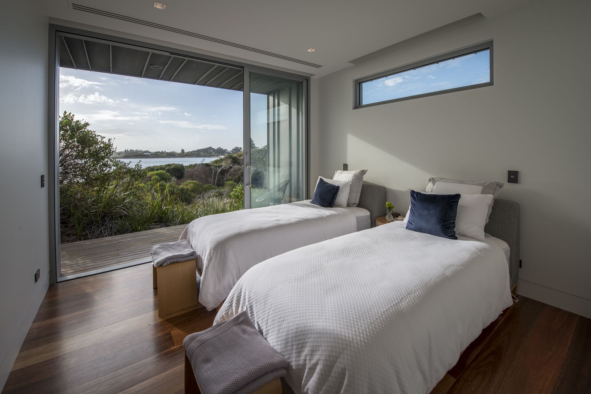 The Low Head Beach House — image 15