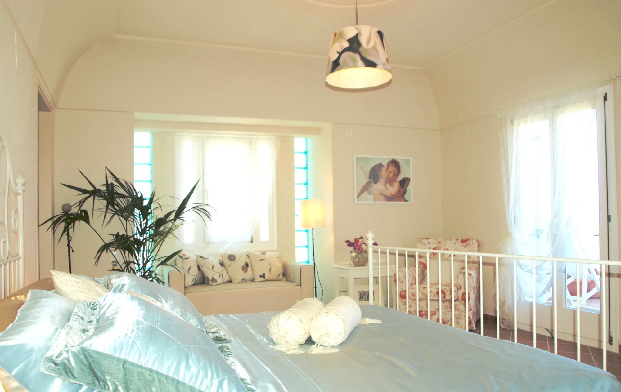 5 bedrooms, in-room safe, desk, iron/ironing board