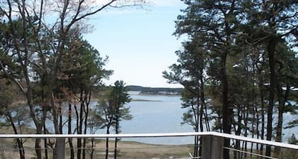 Tranquil Views of Drummer Cove (1321)