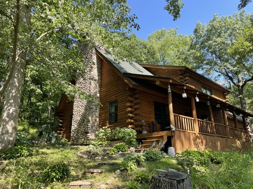 Dog-Friendly Log Home On Fox River IL Near Starved Rock, Porch, Deck, Firepit