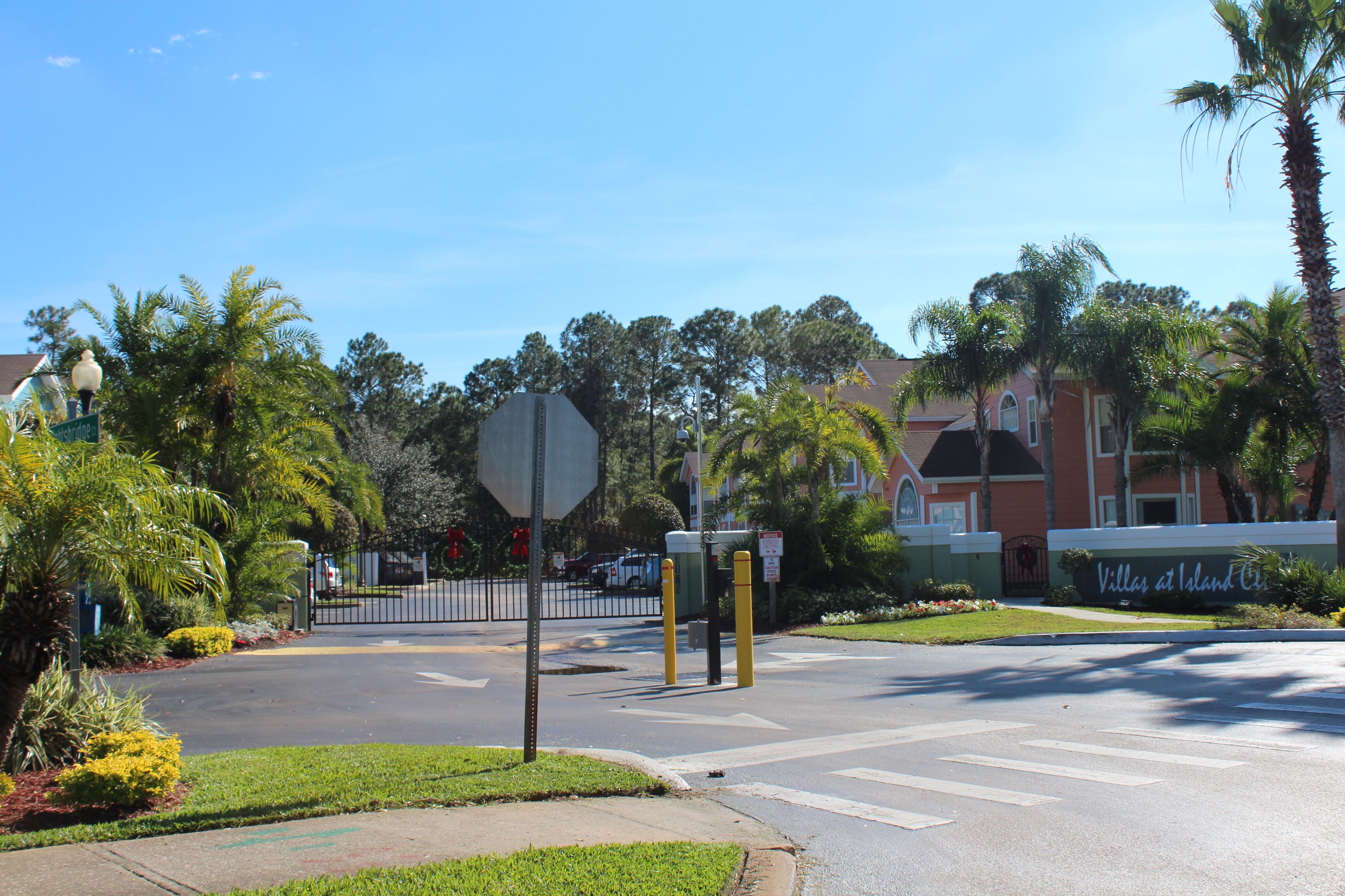 Near Disney FL, Full equipped apartment for 6 in a secure gated community.