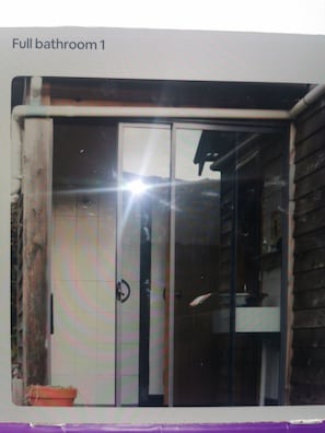 Exterior detail - Walden@TrousersPoint (Loccota)