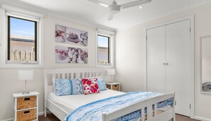 5 bedrooms, iron/ironing board, WiFi - Goondiwindi Cowes (Cowes)