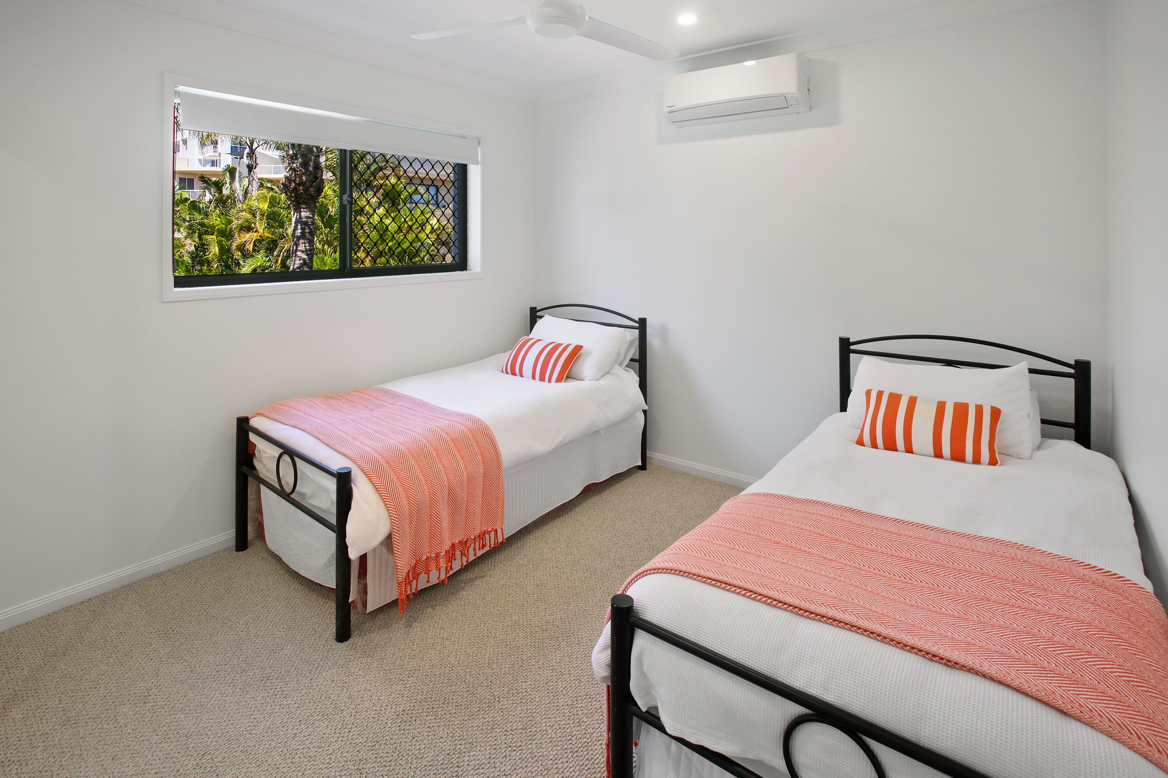 Beach front luxury apartment at Cotton Tree, Maroochydore