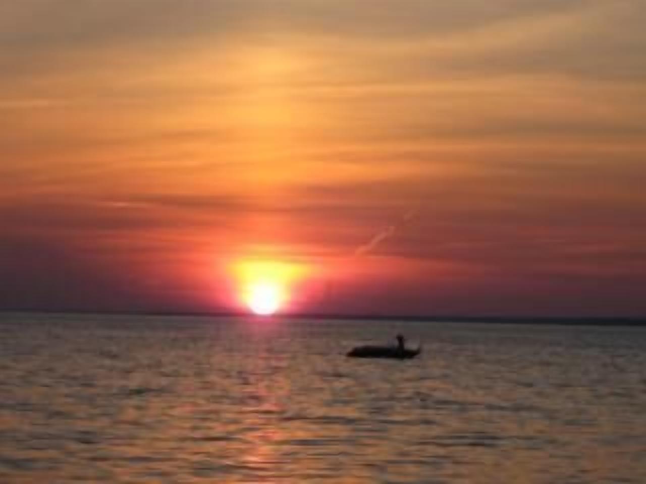 Oneida Lake Bright and airy South Shore Lakeside Cottage