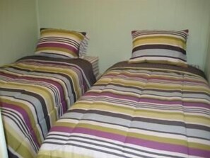 2 bedrooms, WiFi, bed sheets, wheelchair access