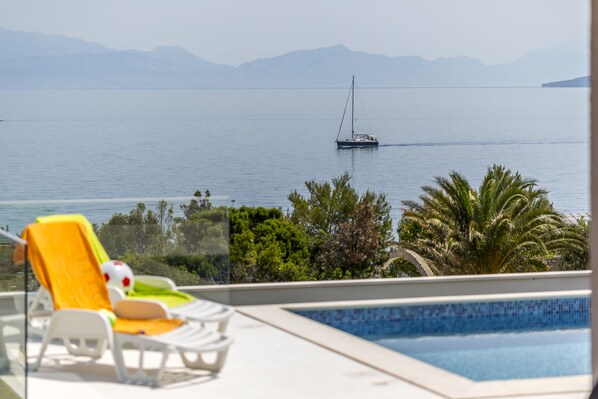 Pool - Villa Grabovka in Necujam - island Solta, Croatia (Nečujam)