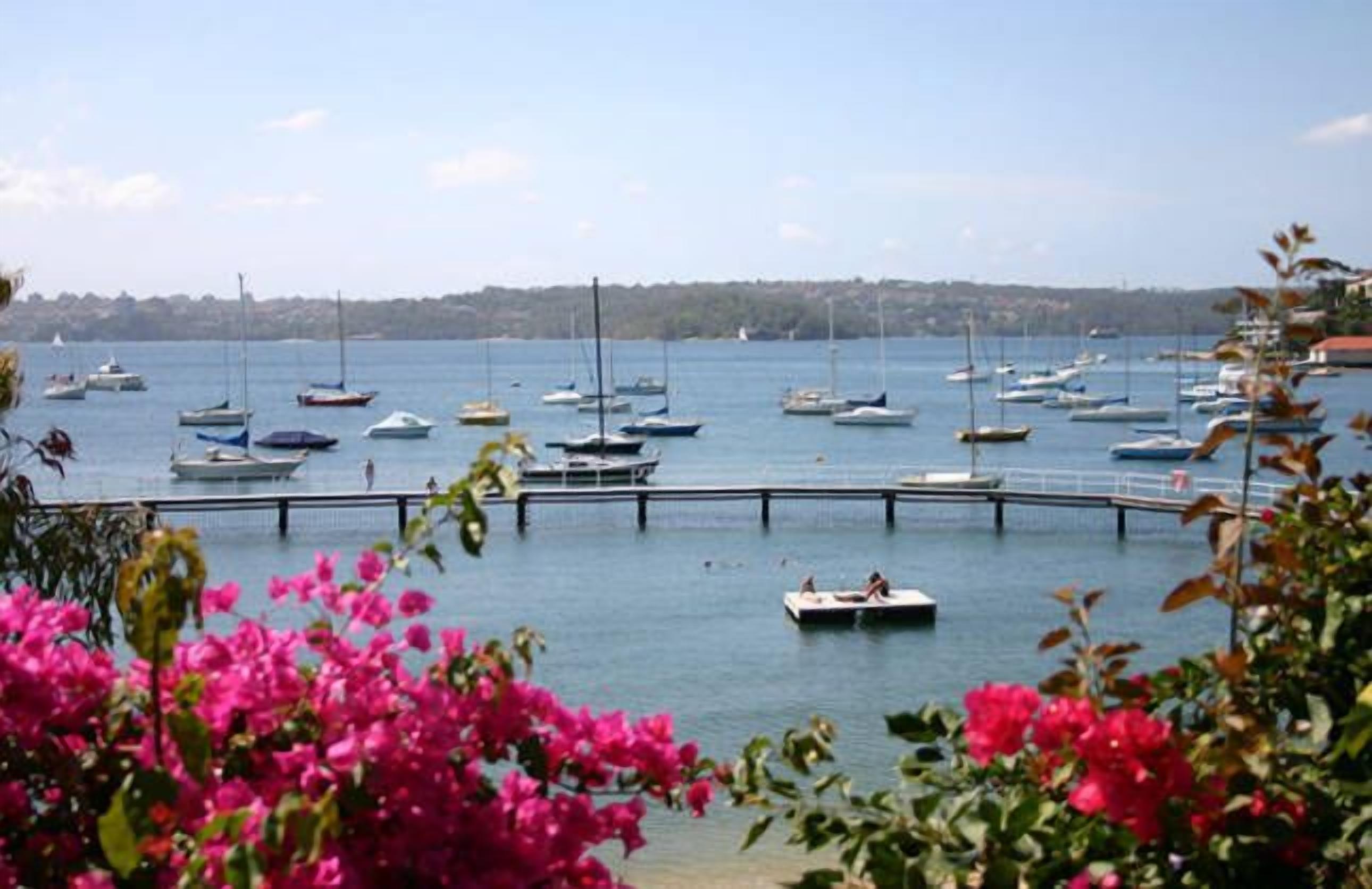 Designer Warehouse Apartment City Fringe — image 7