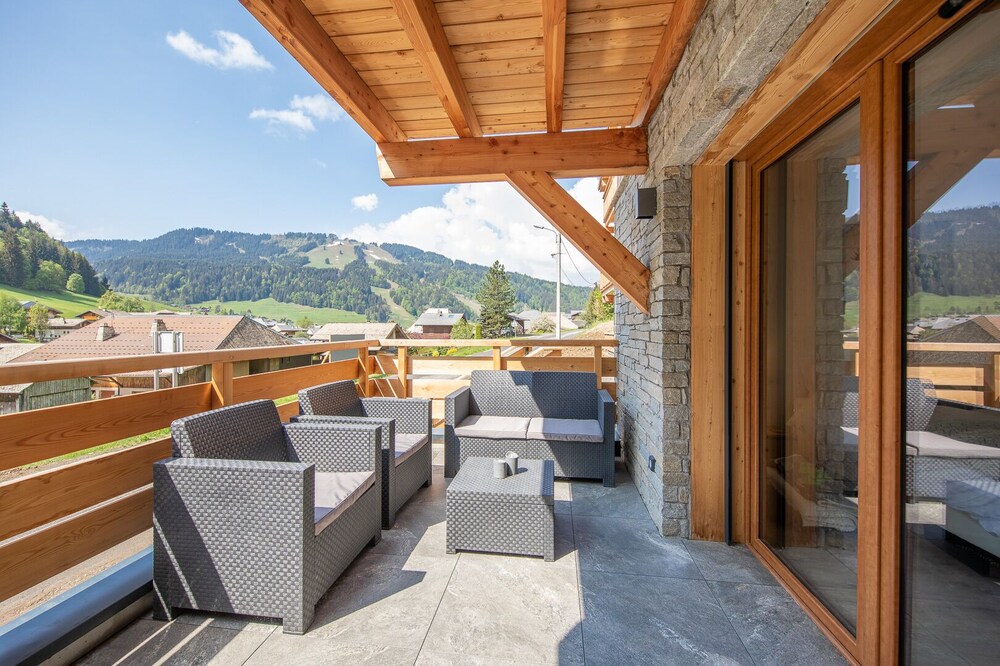 CAPELLA - Morzine 2 bedroom Alpine Chalet Apartment