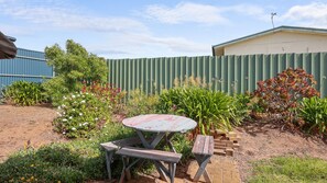 屋外ダイニングエリア