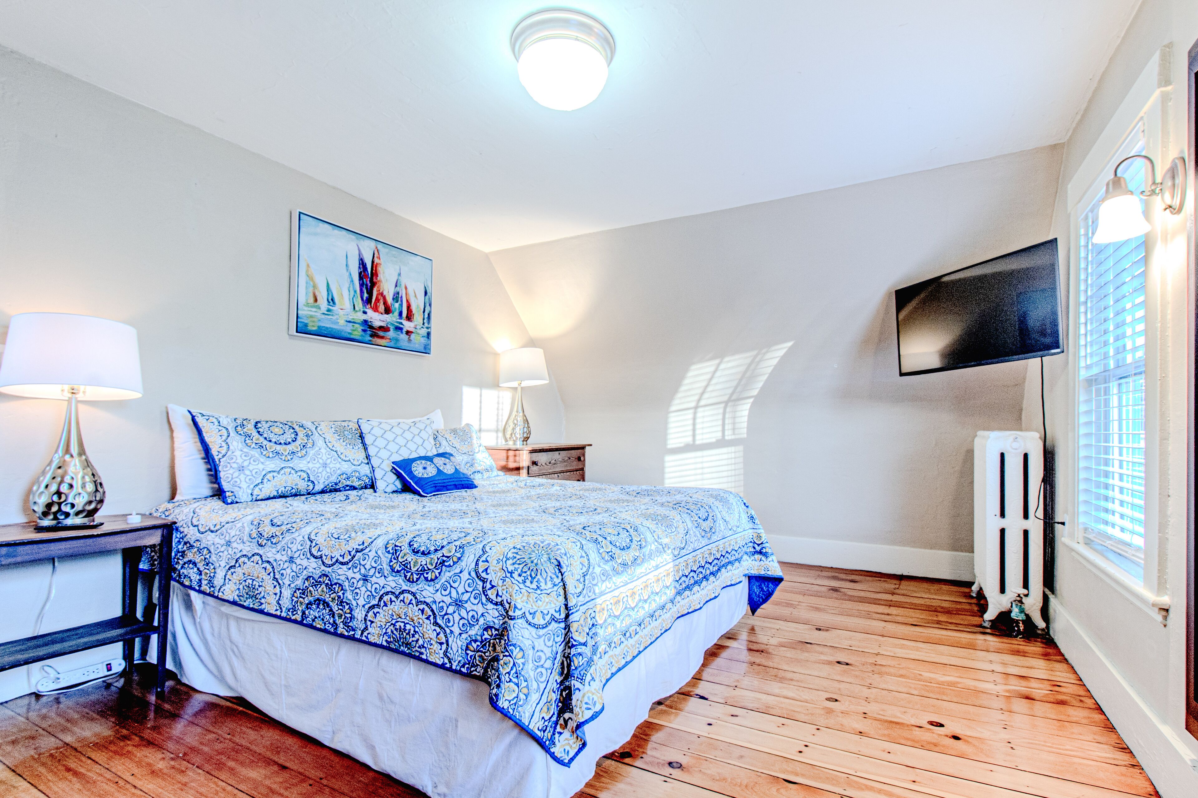 3 室のベッドルーム、デスク、アイロン / アイロン台、WiFi (無料)