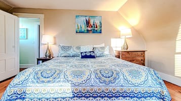 3 bedrooms, desk, iron/ironing board, free WiFi