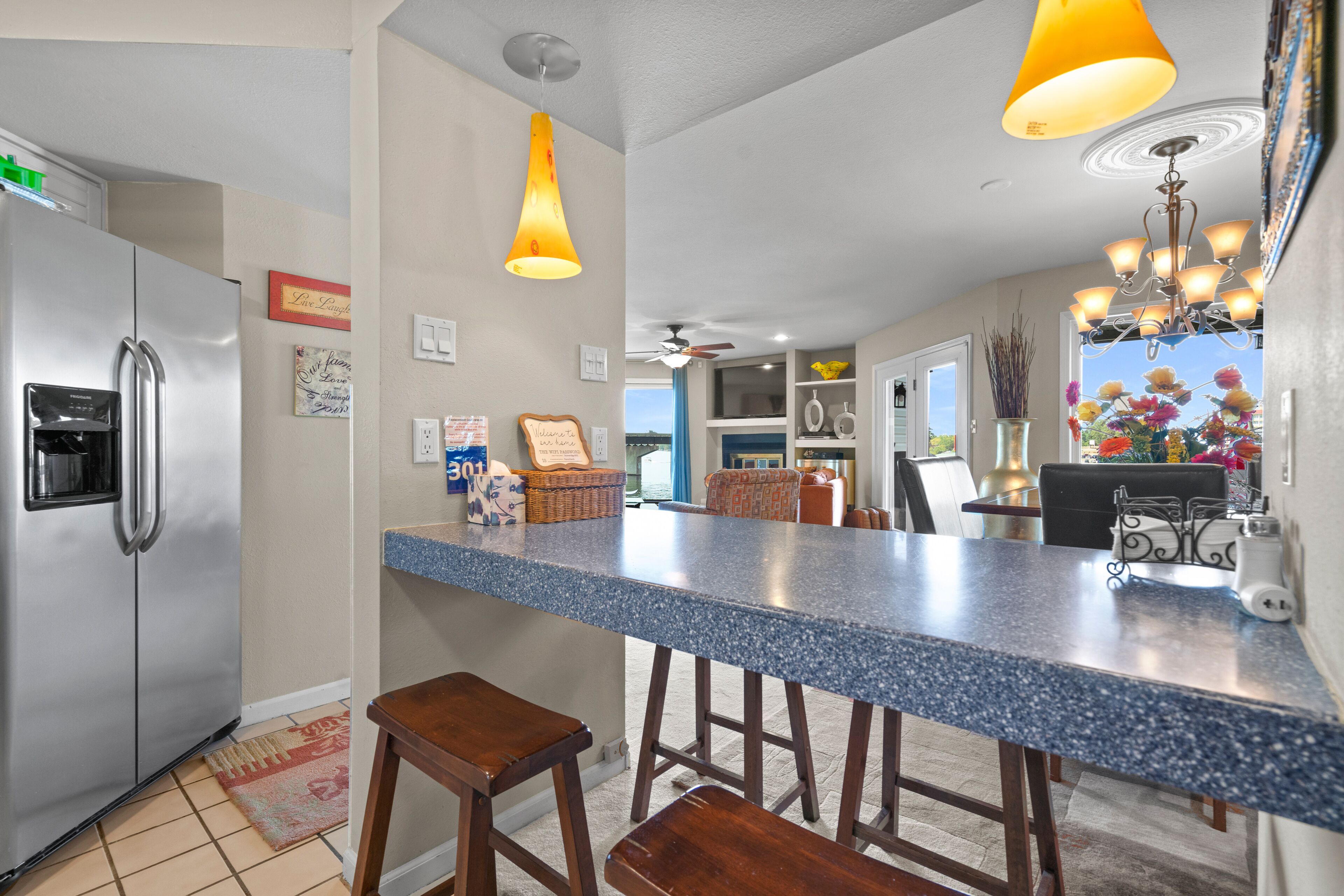 Lake Hamilton 3 Bedrooms 2 Bathrooms Gated Lakefront Condo