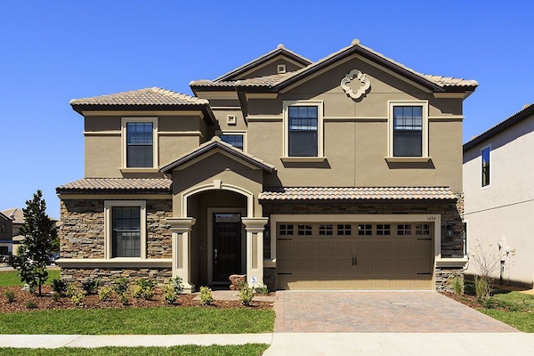 8 Bedroom fully furnished home in Champions Gate