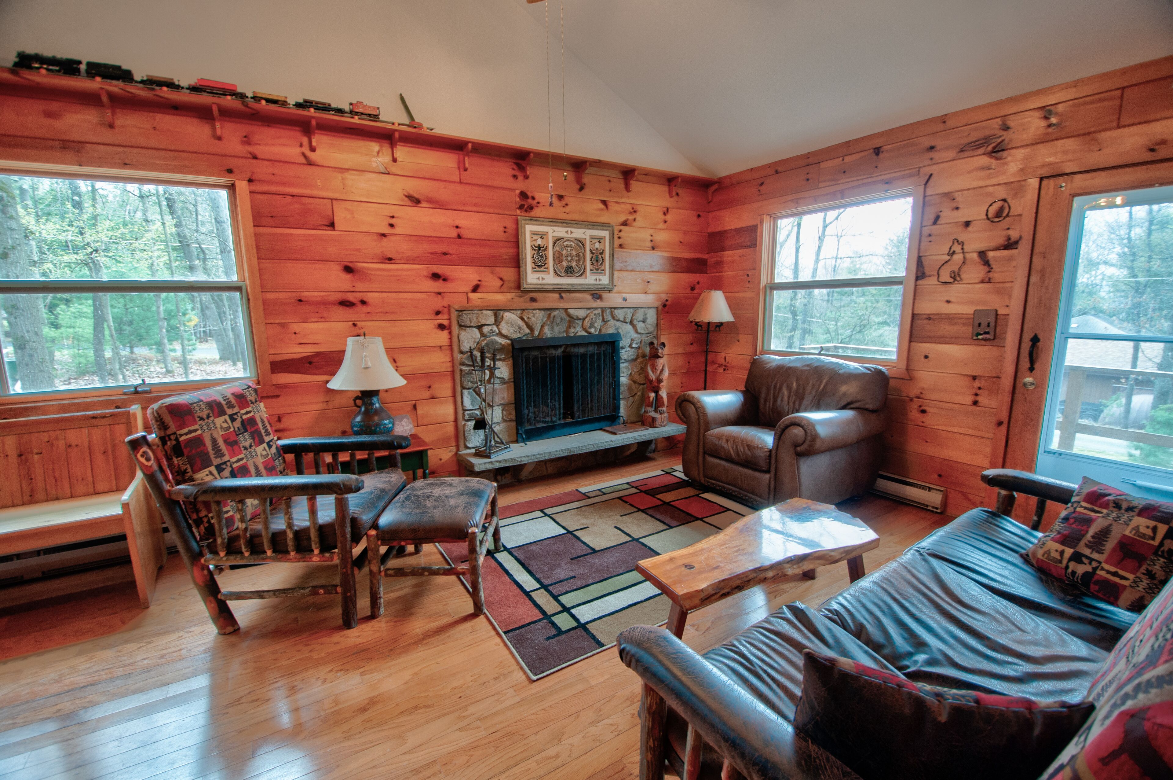 Rustic Cottage Getaway by Lake Wallenpaupack -  2 bedroms and Large Loft