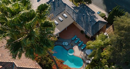 Beach & Mtns & city-private oasis, pool, jacuzzi under the stars