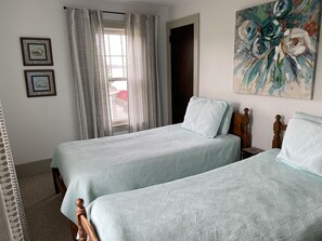 4 chambres, fer et planche à repasser, lit parapluie, Wi-Fi gratuit