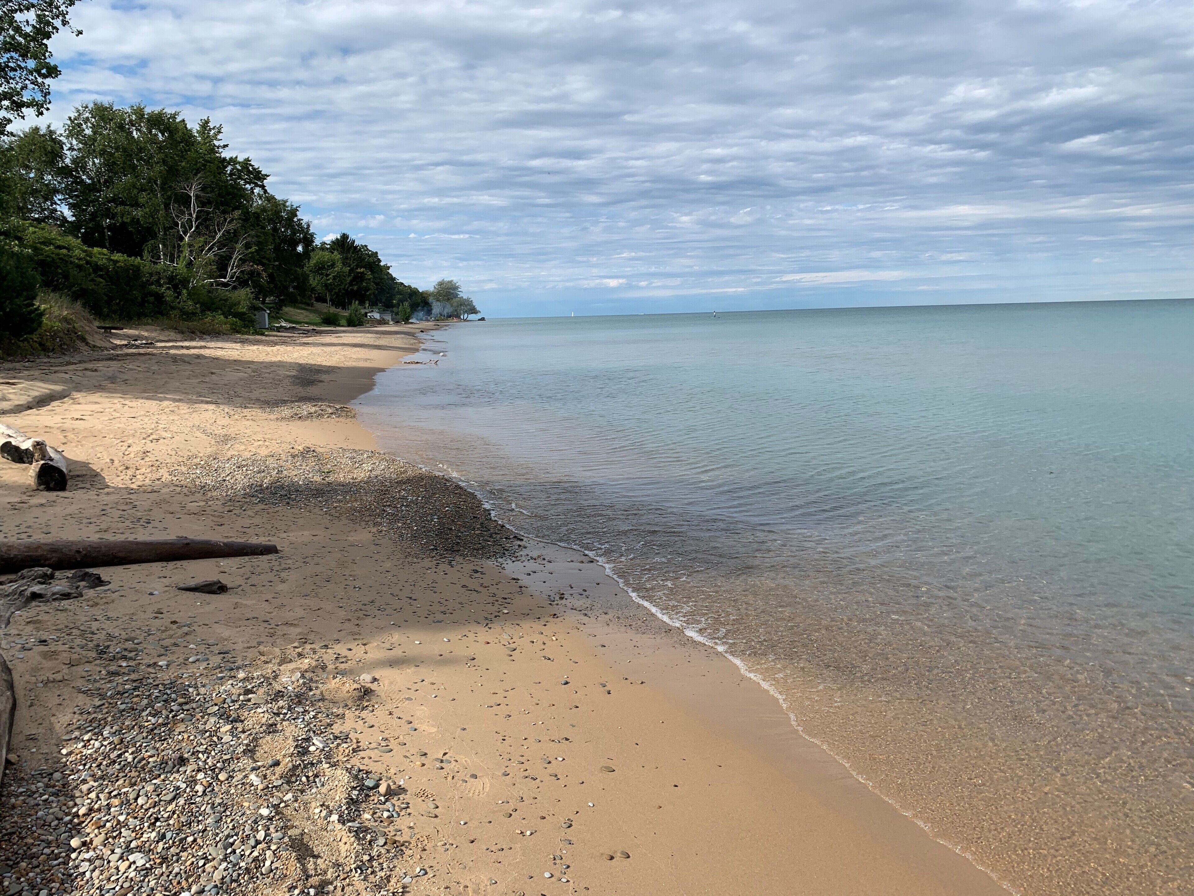 Best Cottage on the Beach.Over 100 feet of Private Beach. 