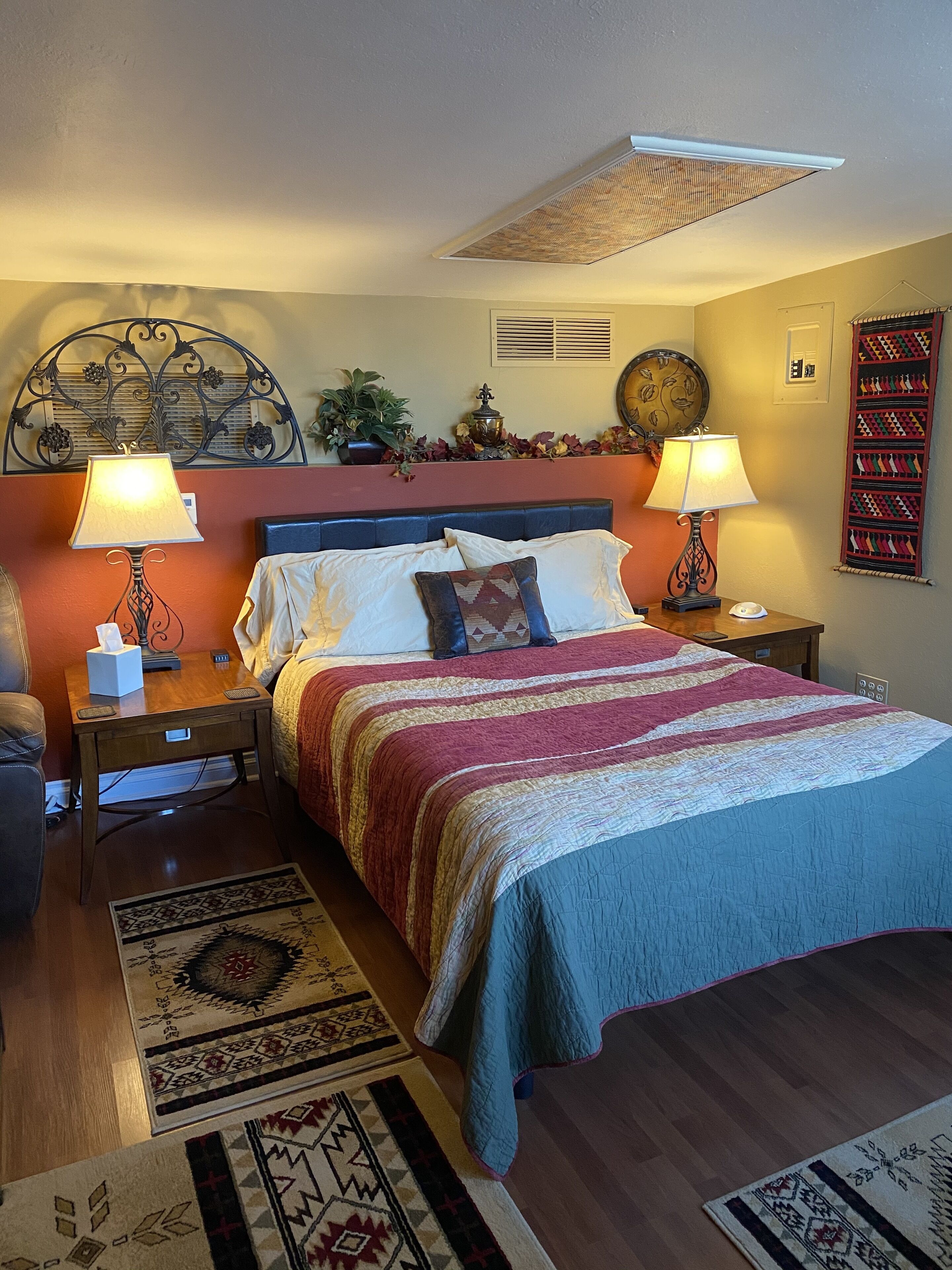 COZY CASITA, huge, private backyard (no other users) w/pool, jacuzzi & firepit