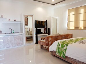 1 bedroom, in-room safe, desk, free WiFi - VIP Green Studio Apartment Seminyak (Kuta, Badung)