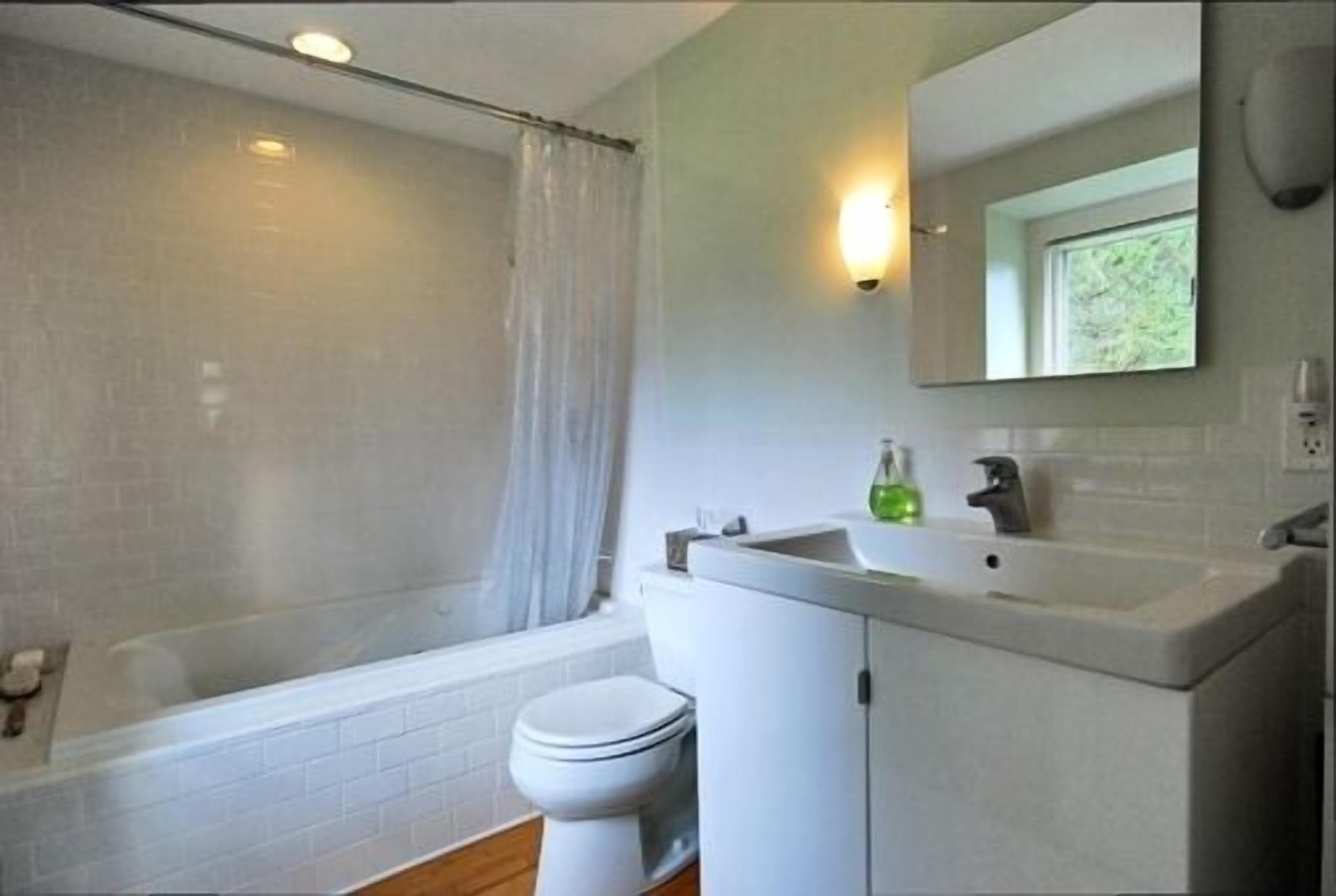 Peaceful Vermont Mountain Retreat on 10 Beautiful Acres