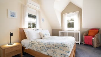 3 bedrooms, iron/ironing board, Internet, bed sheets