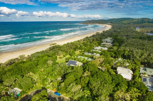 Beach nearby, sun-loungers, beach towels