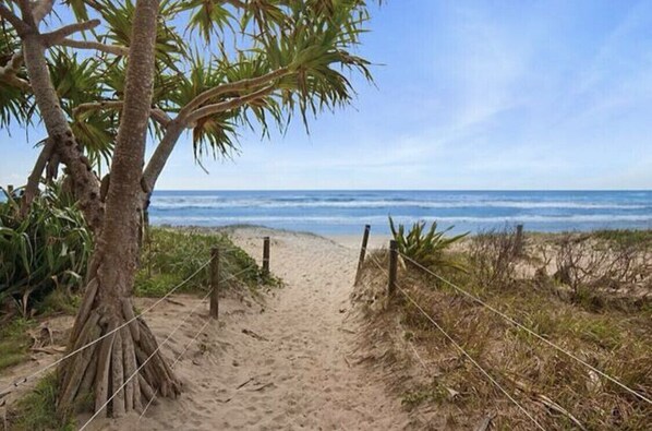 Beach nearby, sun loungers, beach towels