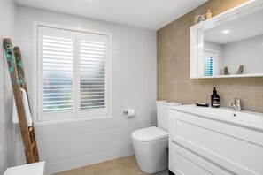 Bruser, hårtørrer, håndklæder, Sæbe