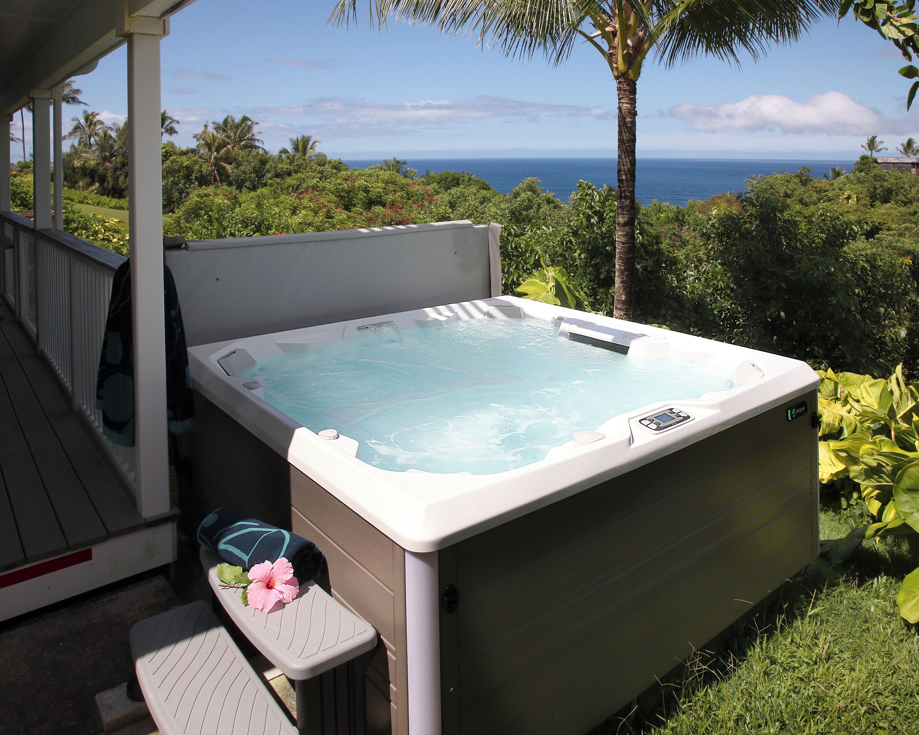 Renew & Unwind in this NEW HotSpring "Pulse" 7-Person Spa!