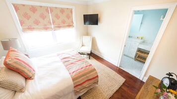 3 bedrooms, iron/ironing board, internet