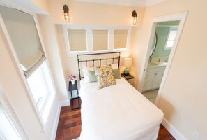 2 soverom, strykejern/-brett og internettilgang