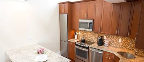 Wasserkocher mit Kaffee-/Teezubehör