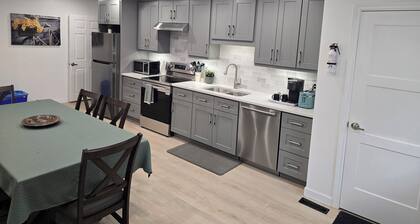 Best Location In Niagara - 5 Min Walk To The Falls