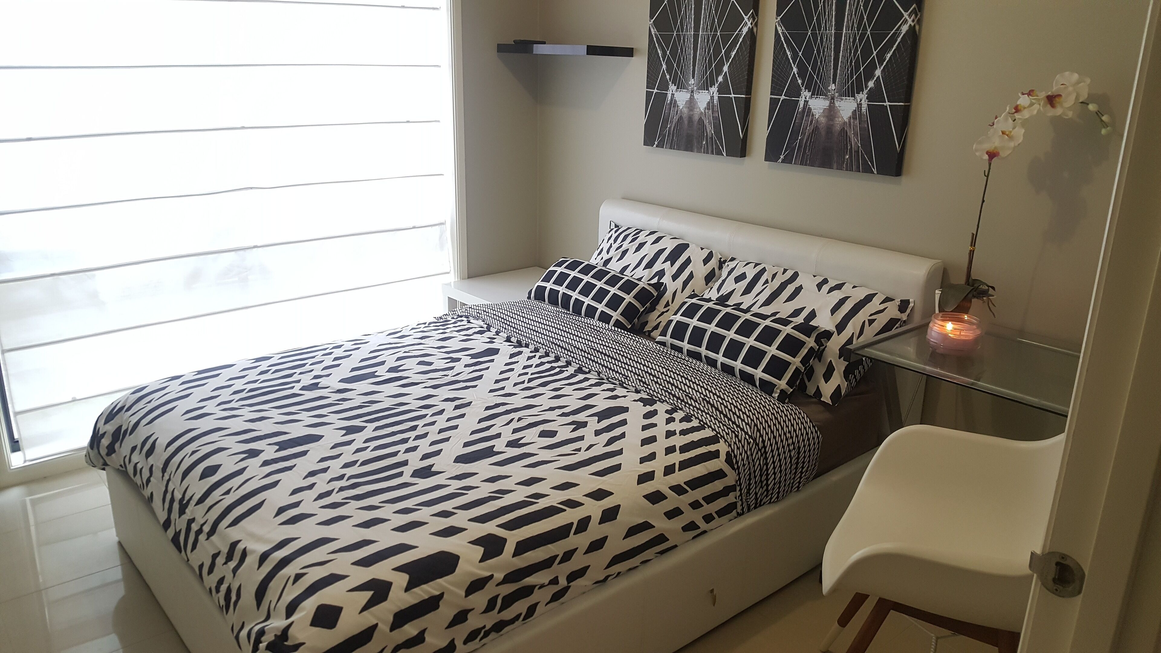 Self contained 1 bedroom guest suite own entrance