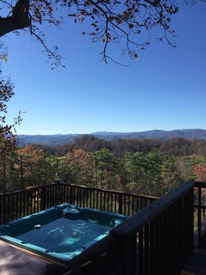 Outdoor spa tub - Romantic Leatherwood Mtn Log Home 19.3 acres /Panoramic View/Near Boone (Ferguson)