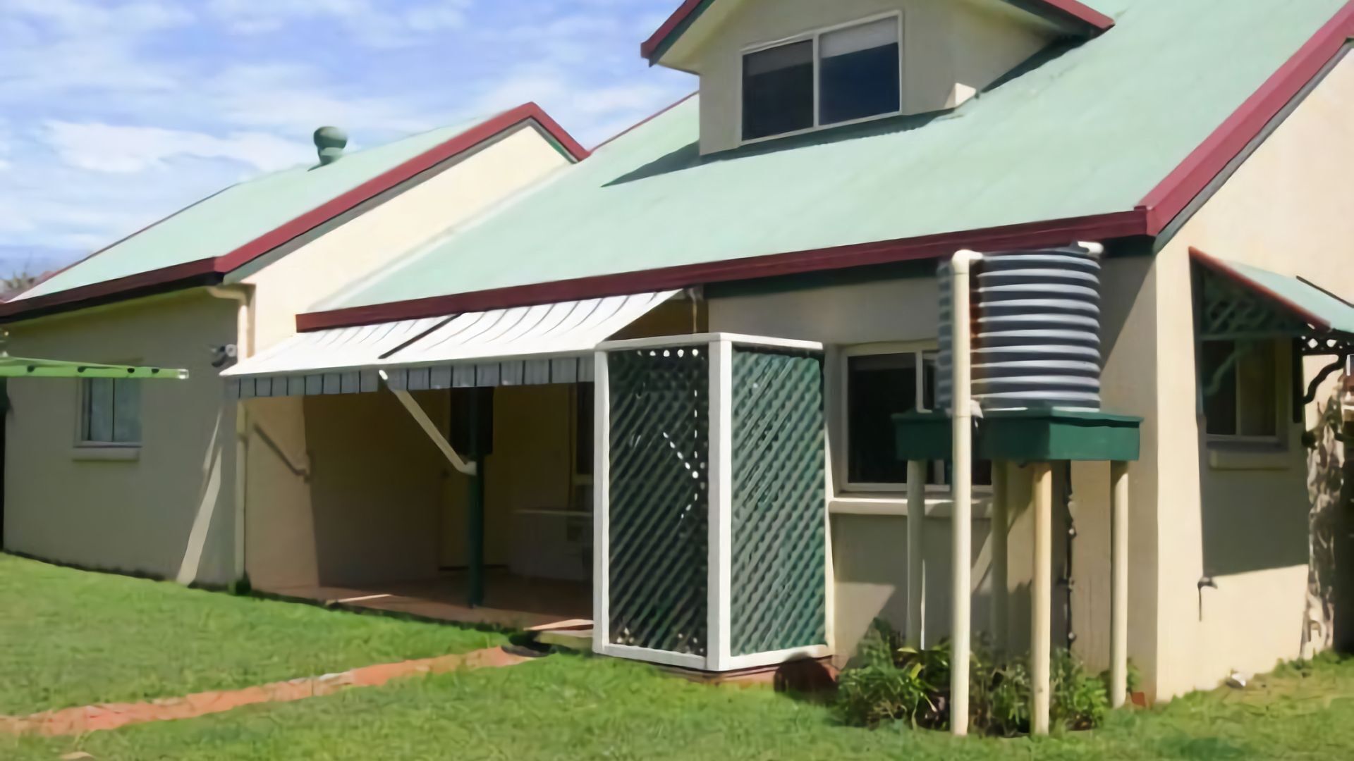 Sand Piper Cottage - Rainbow Beach. Charming and Spacious Beach House - Quiet Location — image 18