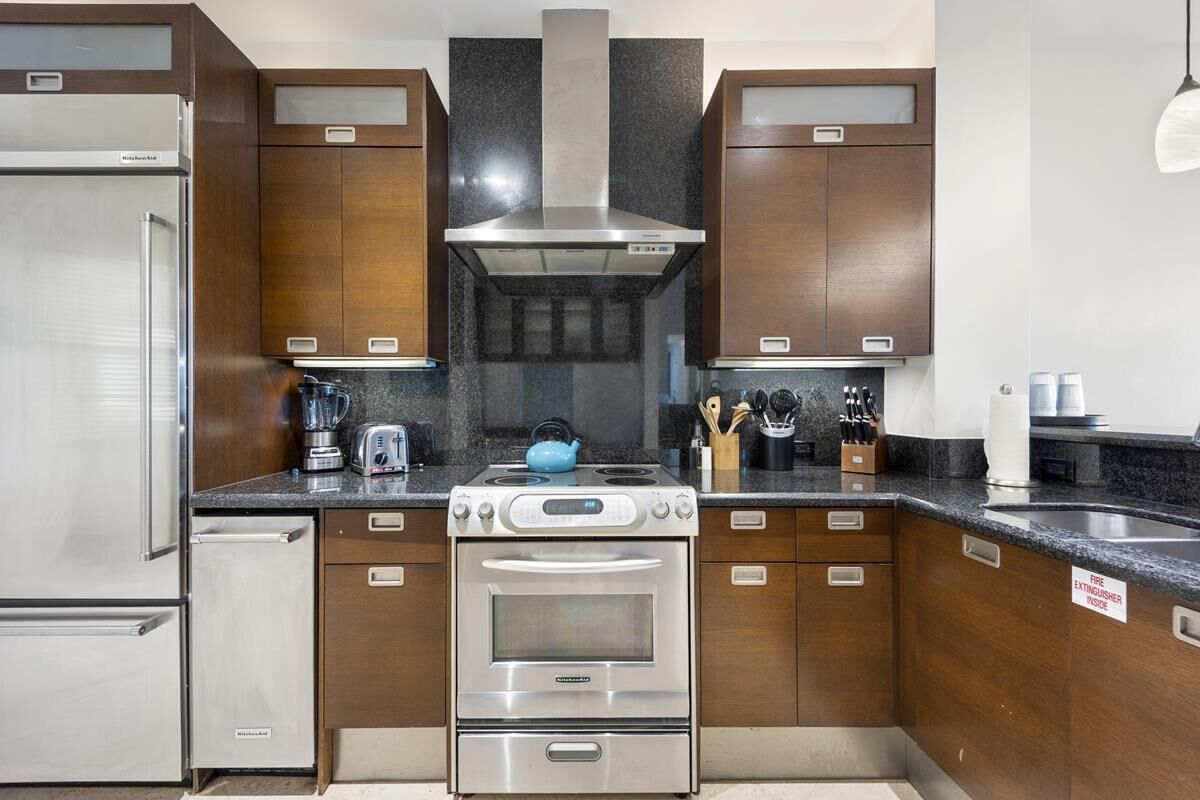 Oceanfront 3BR/2.5BA Mariner's Club Villa 512 with Oasis Pool, Marina, Game Room & More