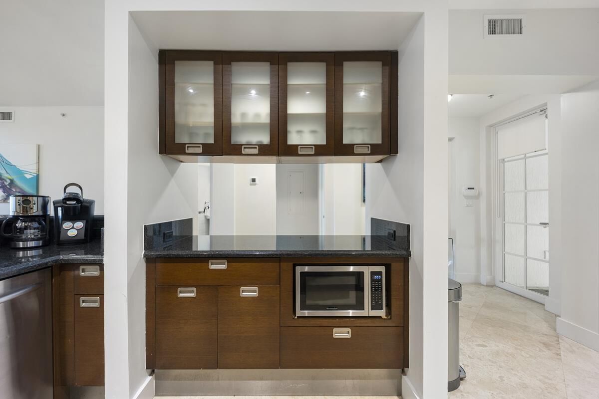 Oceanfront 3BR/2.5BA Mariner's Club Villa 512 with Oasis Pool, Marina, Game Room & More