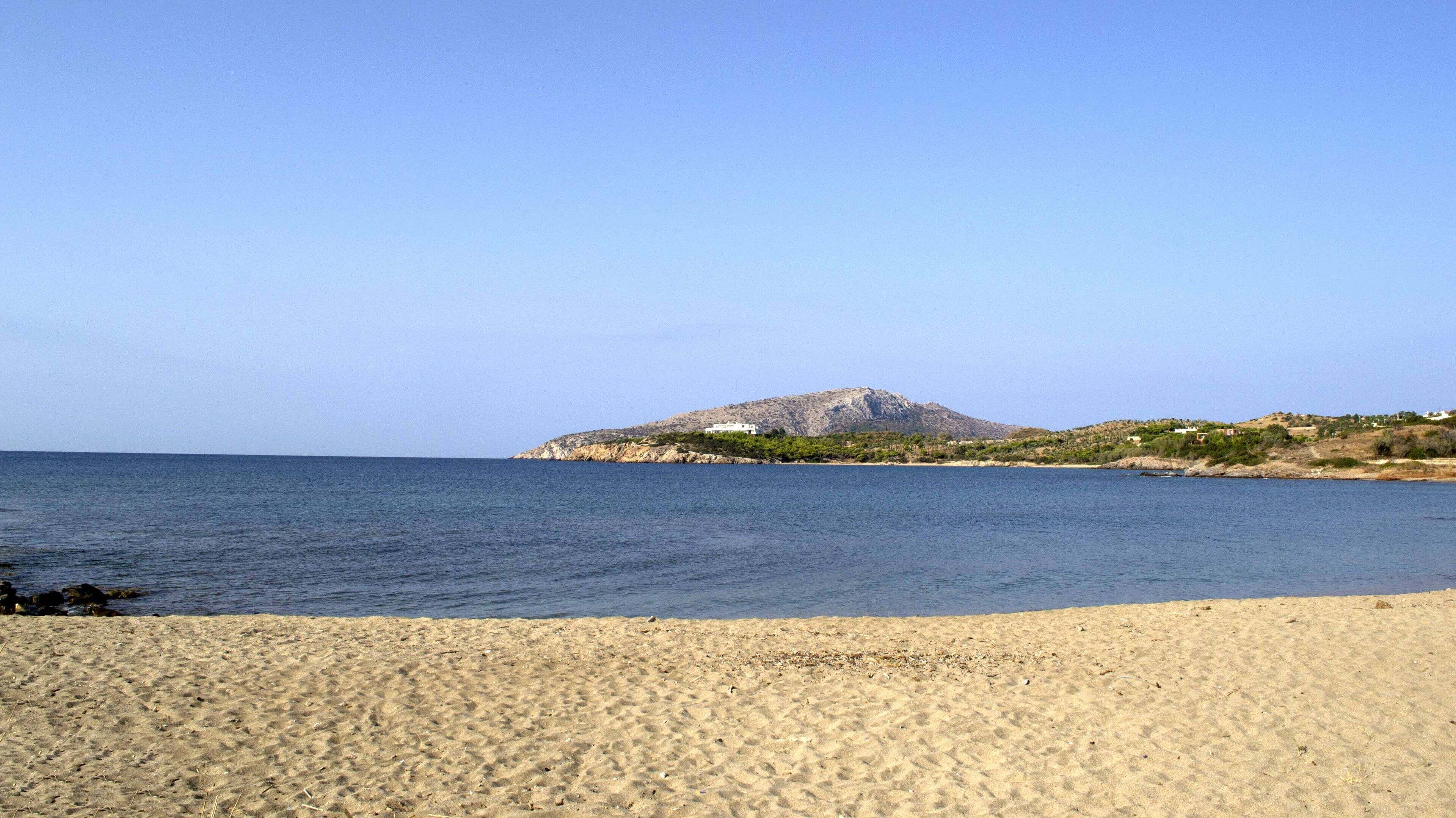 Plage, chaises longues, serviettes de plage