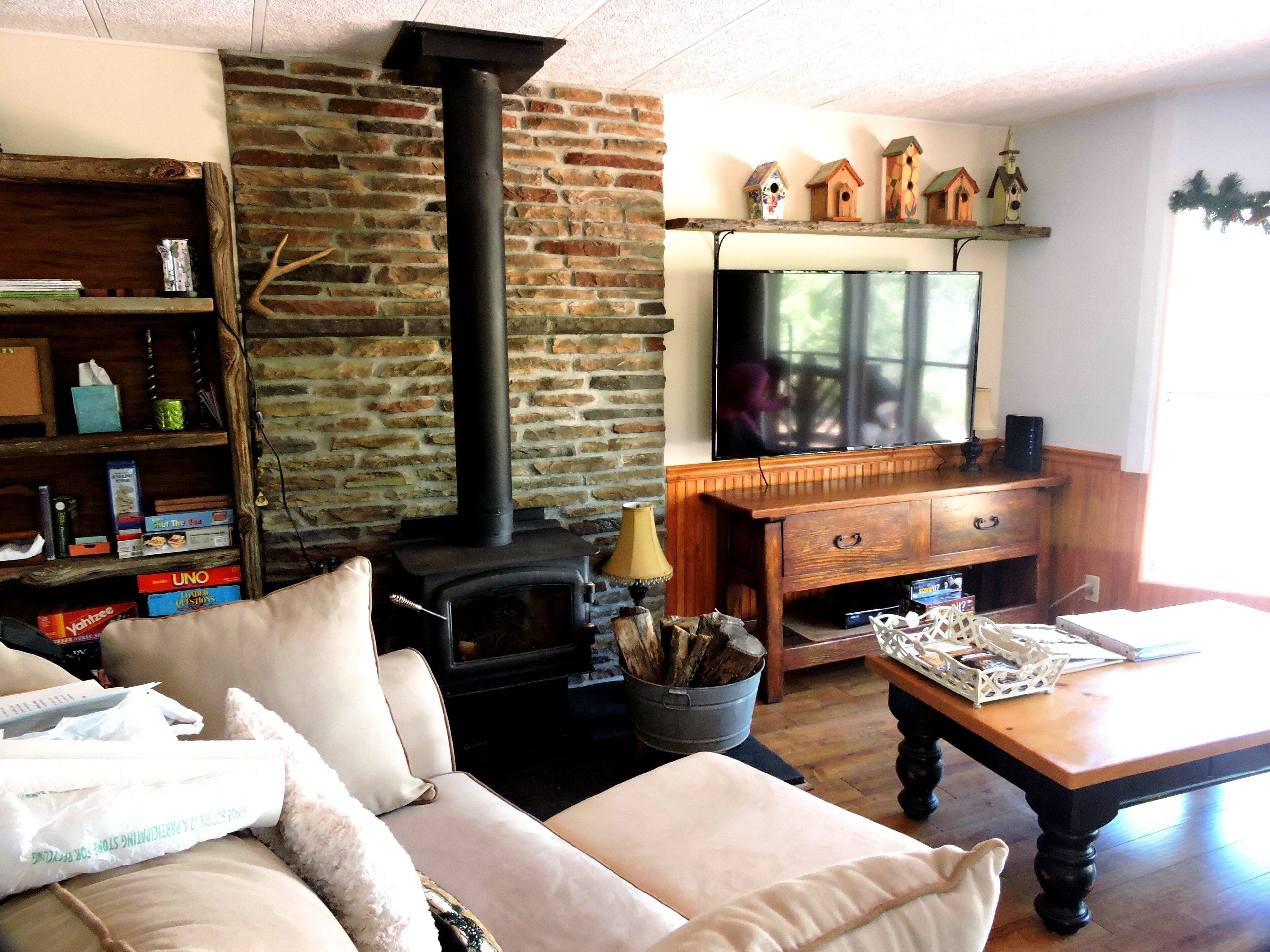 Renovated 3 Bed  2 Bath Secluded Cabin , Backing To The Natural Forest!