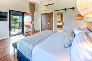 4 chambres, fer et planche à repasser, Wi-Fi, literie fournie