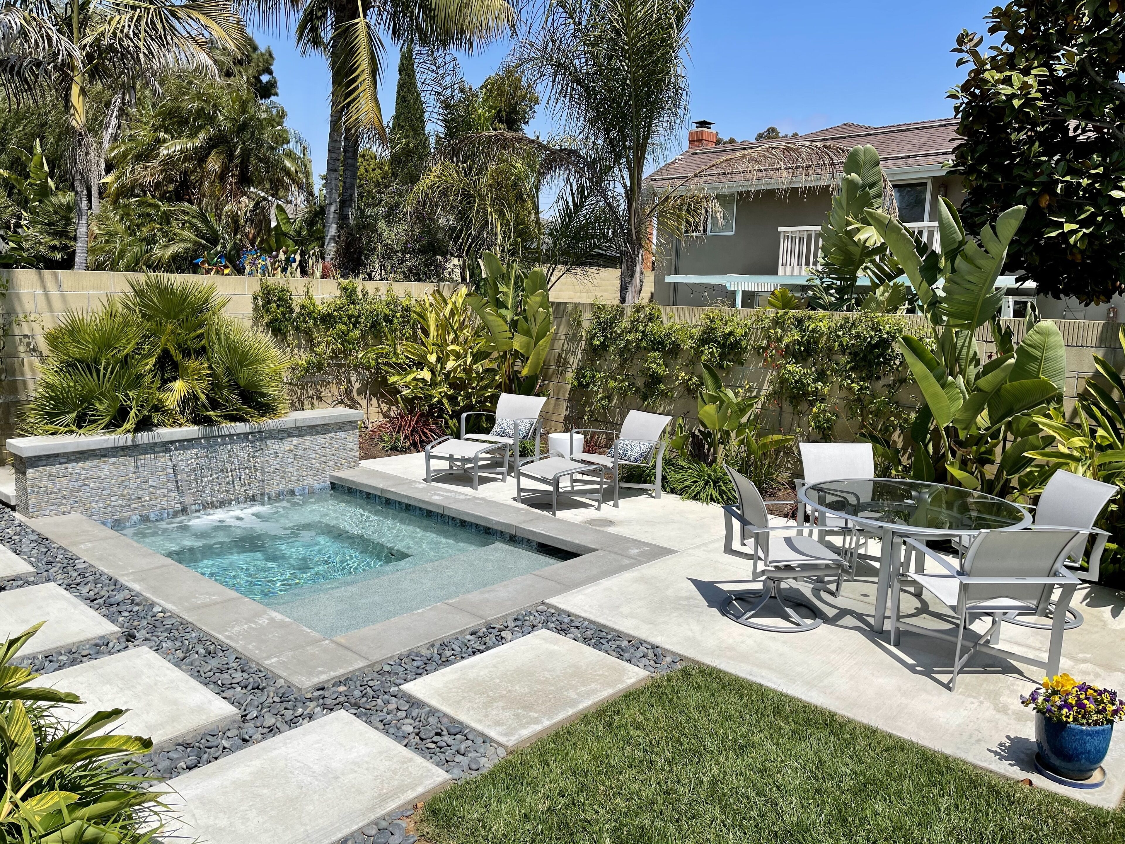 Renovated sunny single story with large yard near beach