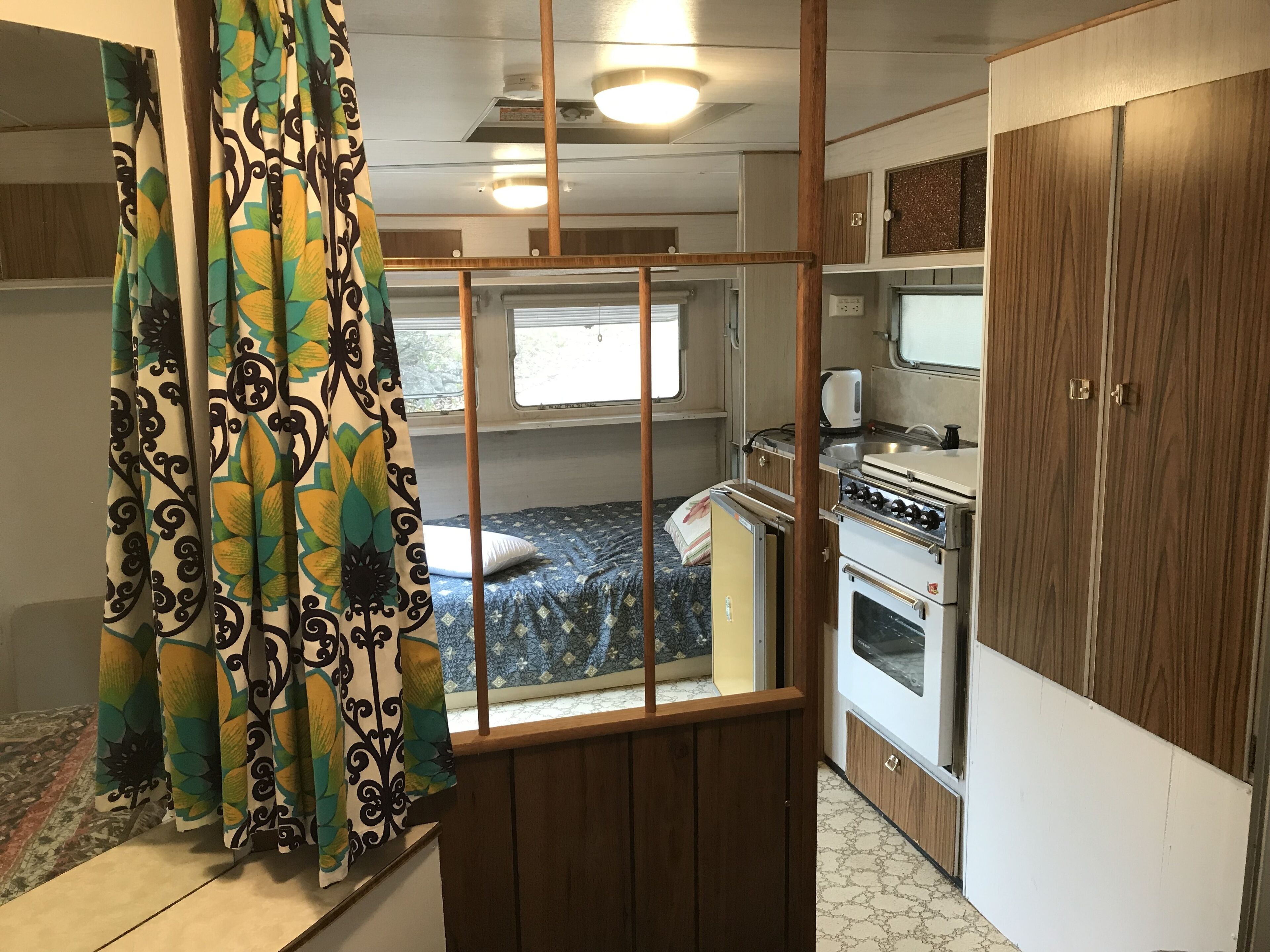 6 habitaciones, tabla de planchar con plancha y wifi gratis 