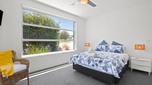 3 bedrooms, Internet, bed sheets - Sirocco - Recently renovated, Roof Top Deck And Pet Friendly in Aireys Inlet (Aireys Inlet)