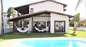 Outdoor pool - Beach house - 2 plots / 4 suites / large green area / swimming pool / barbecue area (Guarajuba)