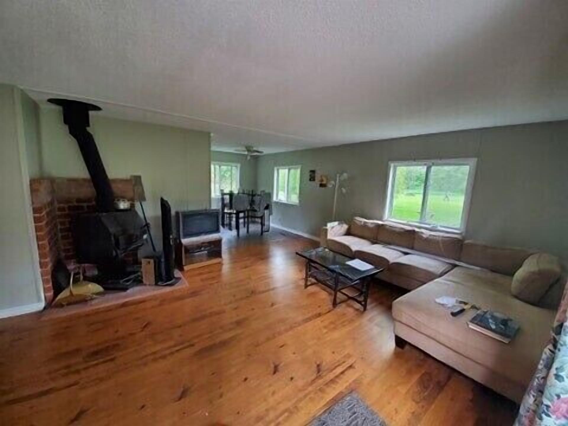 Walk to one of the BEST Shuswap beaches!